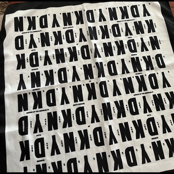 DNKY UMBRELLA With matching scarf - Picture 3 of 4